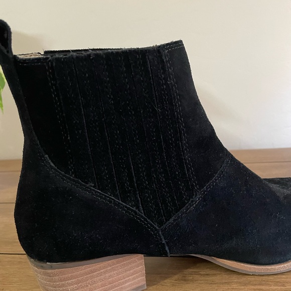 Hush Puppies Ankle Booties - Picture 8 of 16